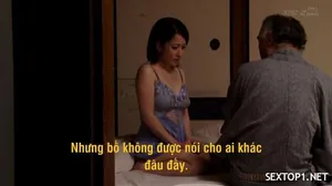Tranh thủ vợ đi du lịch rủ em nhân viên về nhà địt nhau
