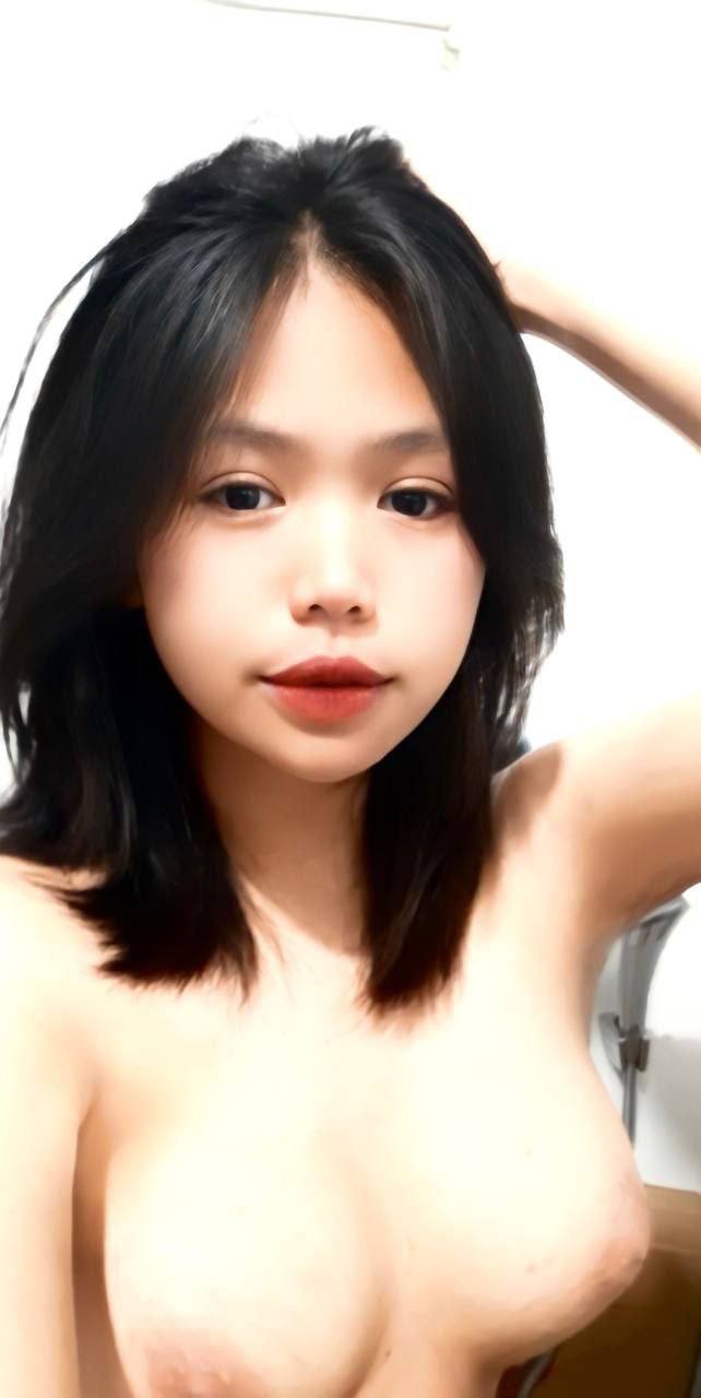 Cô em họ trở nên hư hỏng sau 3 năm trở về từ thành phố